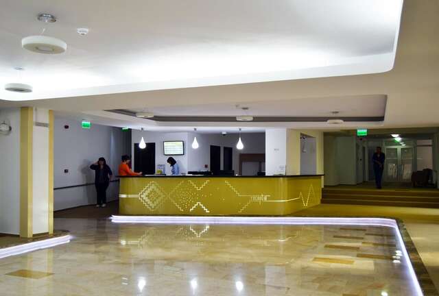 Отель Complex Balnear Cozia Кэлимэнешти-4